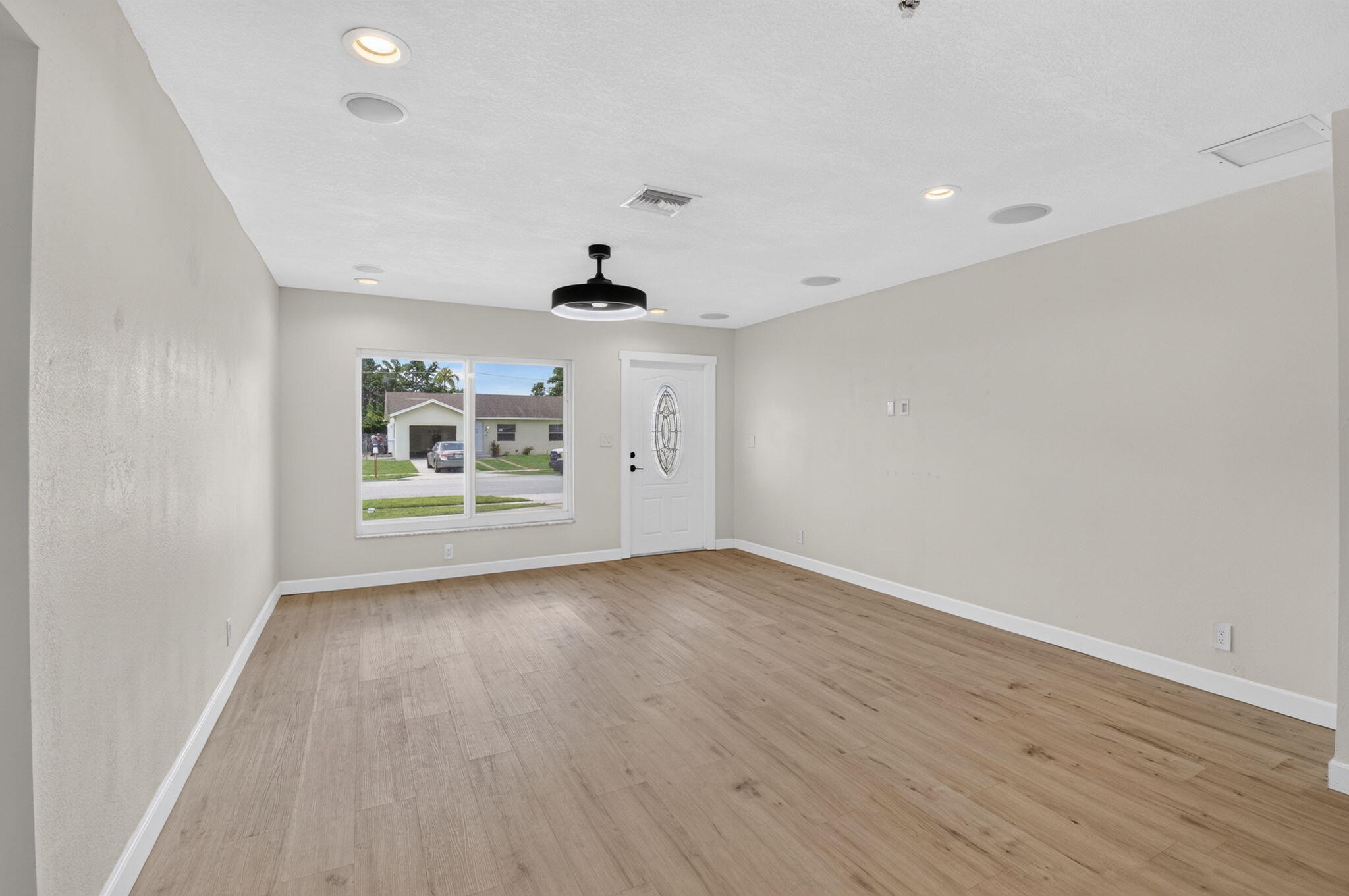 9686 Southwest 2nd Street Boca Raton, FL 33428 - Photo 4 of 20 6-web-or-mls-DSC_9122