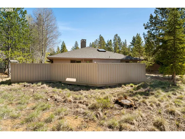 $759,900 | 57607 Rocky Mountain Lane, Sunriver, OR 97707