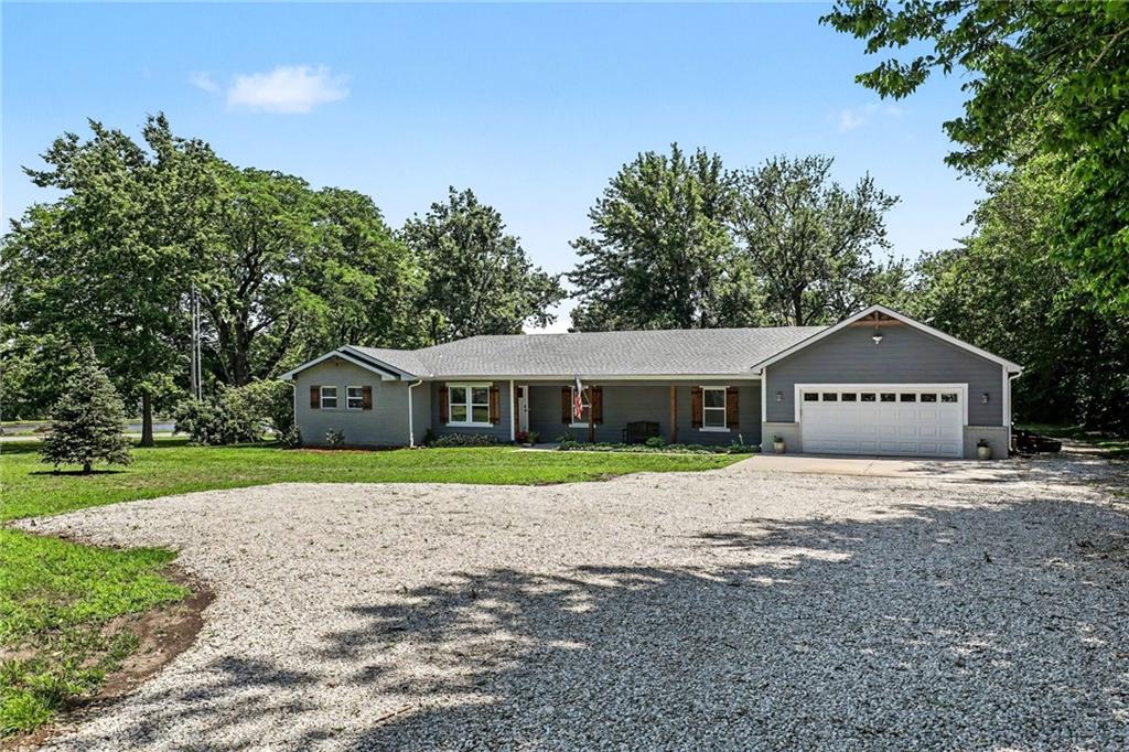 16985 Evans Road Basehor, KS 66007 - Photo 1 of 33