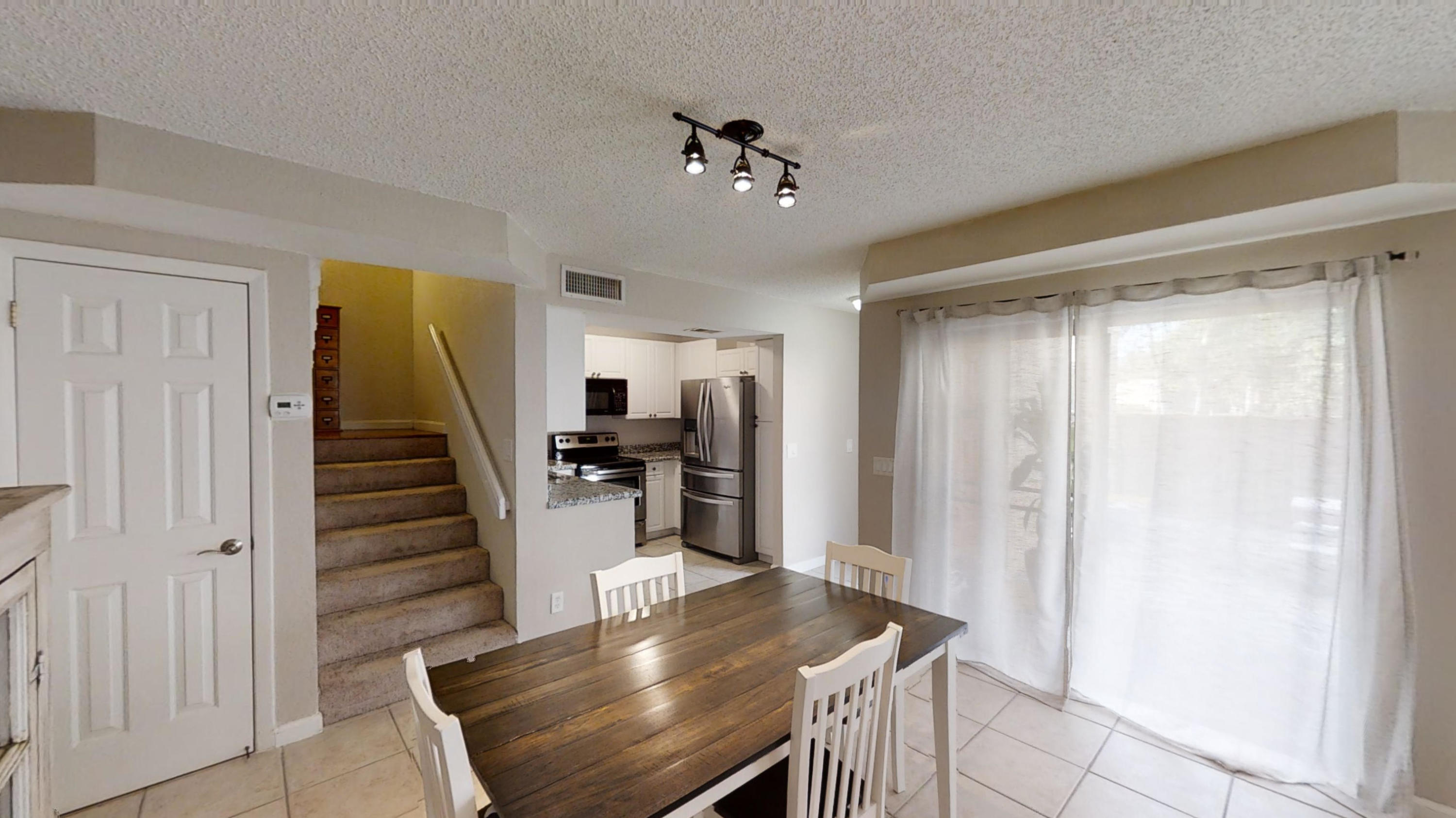 8231 Thames Boulevard, Unit B Boca Raton, FL 33433 - Photo 3 of 27 Dining