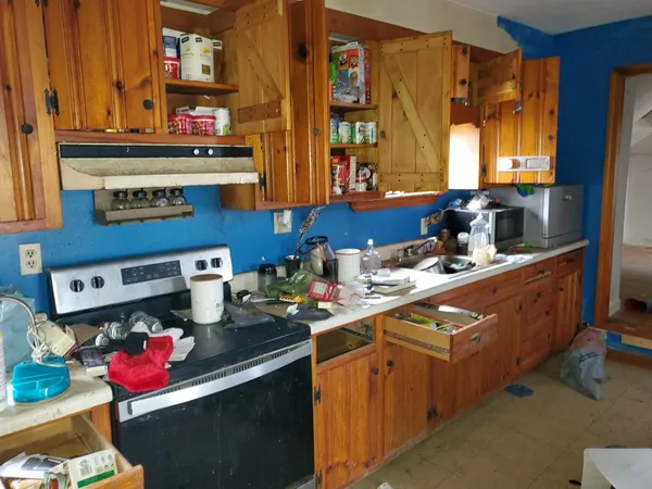 $64,900 | 90 East Main Street, Searsport, ME 04974