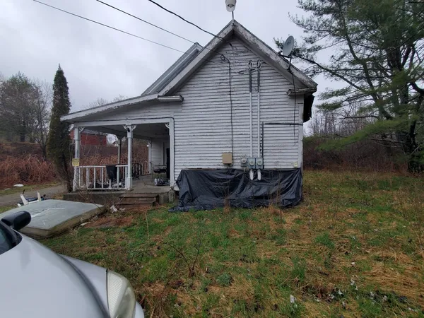 $64,900 | 90 East Main Street, Searsport, ME 04974