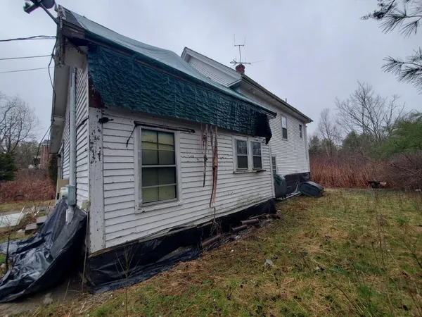 $64,900 | 90 East Main Street, Searsport, ME 04974