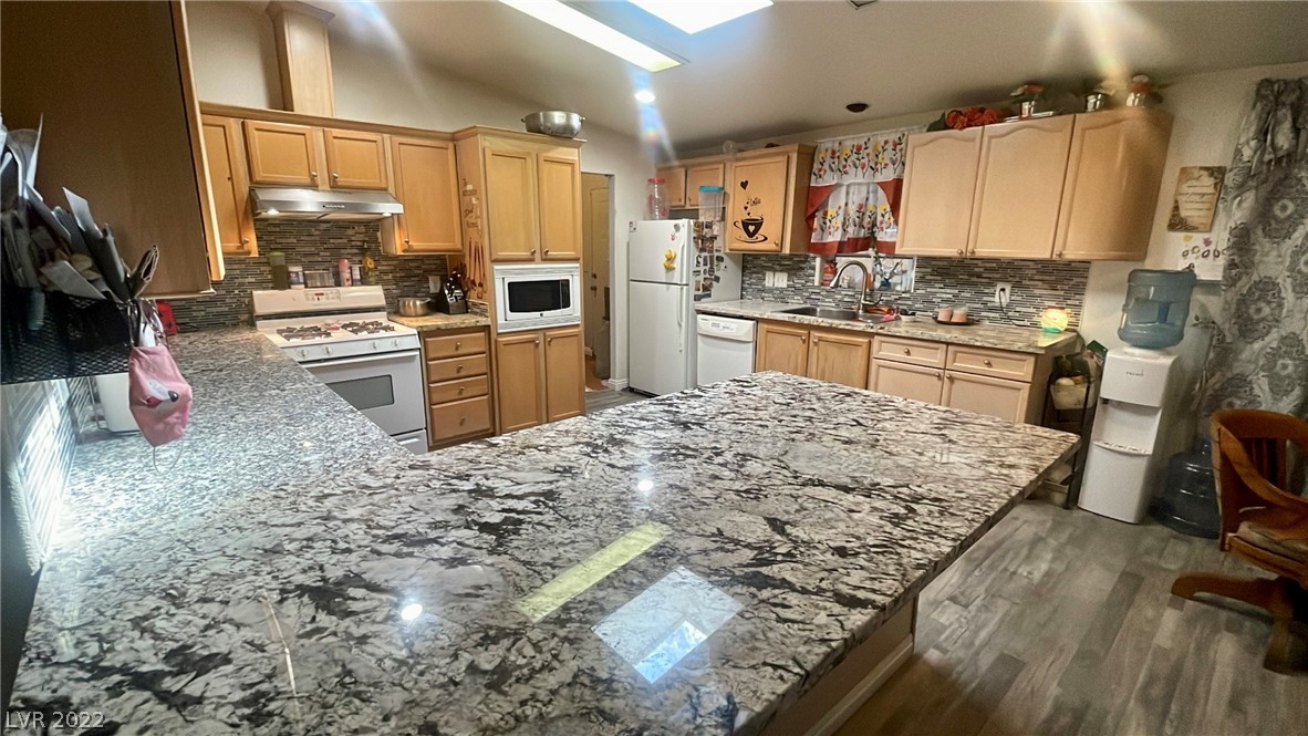 2778 Rainer Court Las Vegas, NV 89142 - Photo 9 of 54 Gallery Image 9