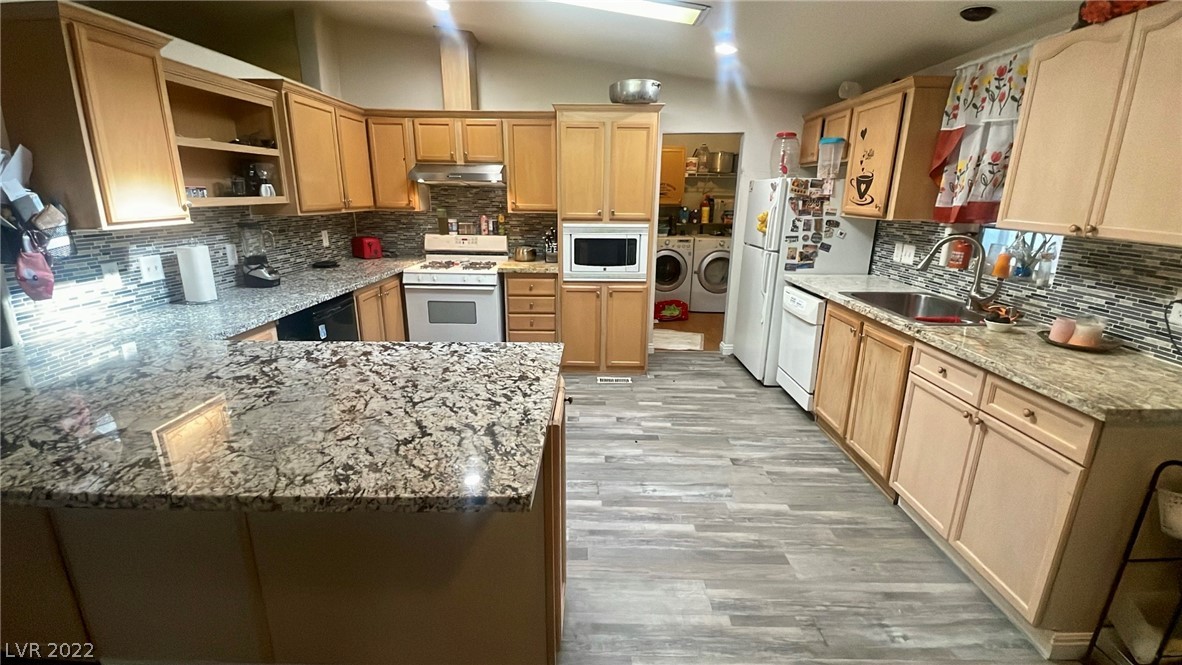 2778 Rainer Court Las Vegas, NV 89142 - Photo 10 of 54 Gallery Image 10