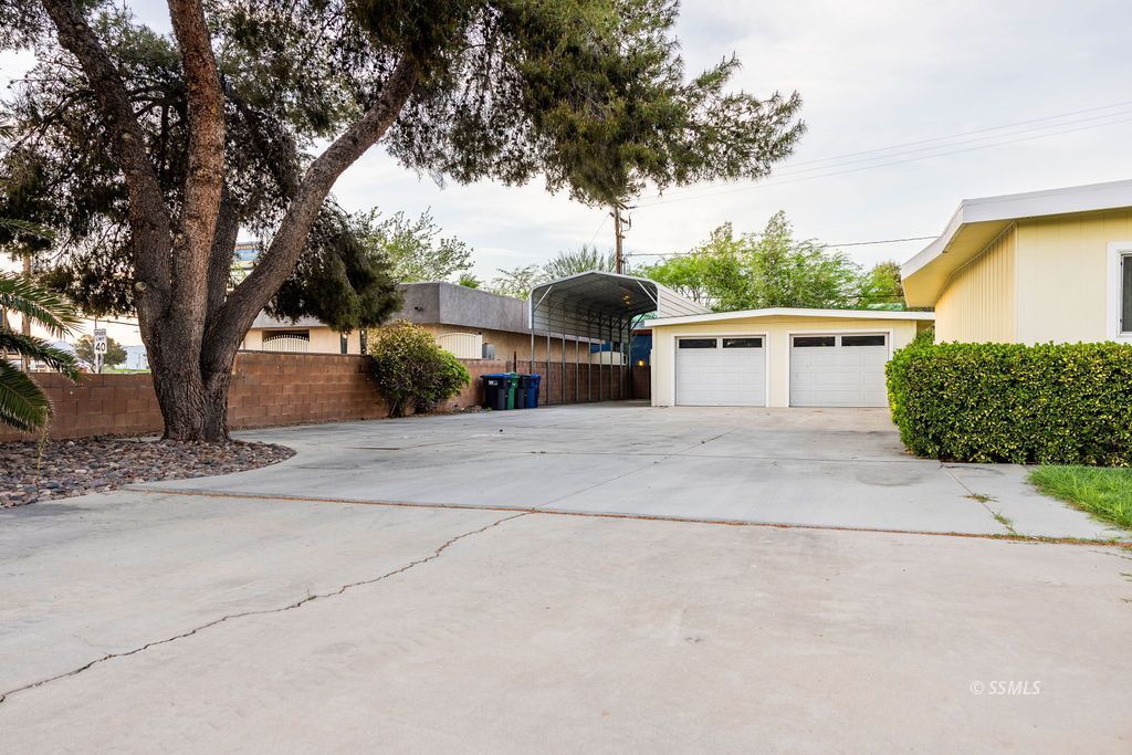 438 West Ward Avenue Ridgecrest, CA 93555 - Photo 7 of 46