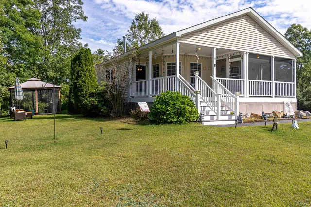 $320,000 | 10 Tumbleweed Drive, Rochester, NH 03867