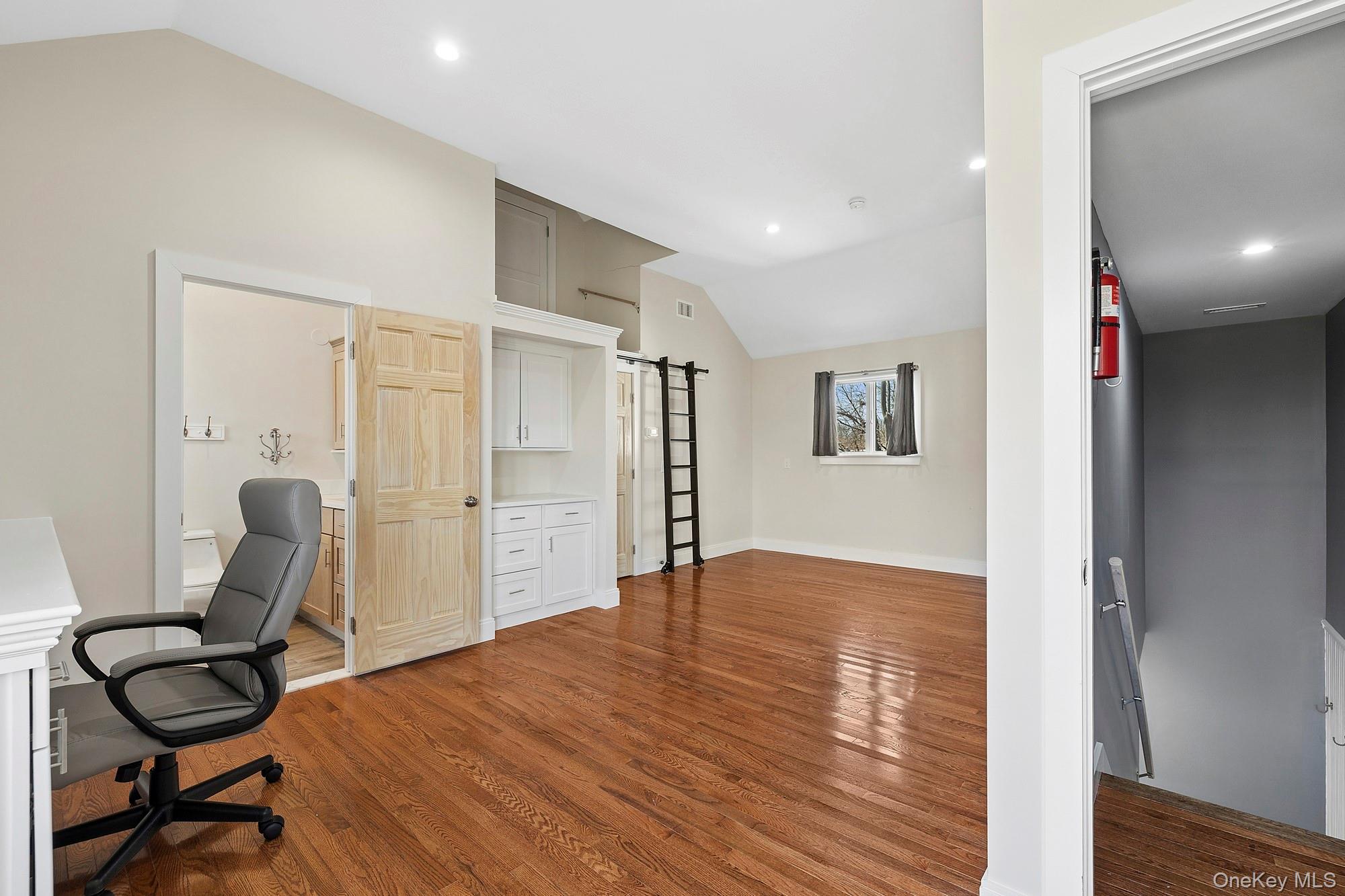 178 Main Road Riverhead, NY 11901 - Photo 15 of 28