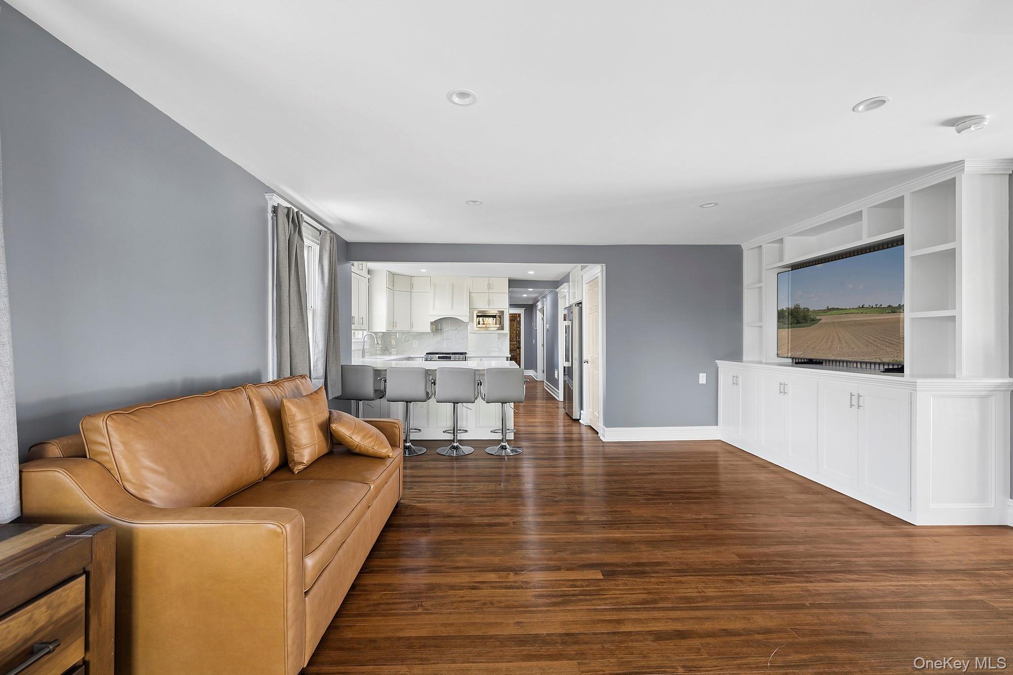 178 Main Road Riverhead, NY 11901 - Photo 5 of 28