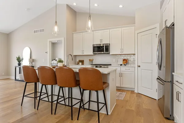 $444,900 | 11913 Smithfield Drive, Holland, MI 49424