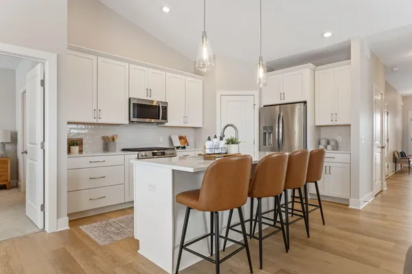 $444,900 | 11913 Smithfield Drive, Holland, MI 49424