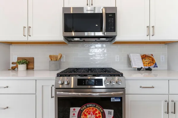 $444,900 | 11913 Smithfield Drive, Holland, MI 49424