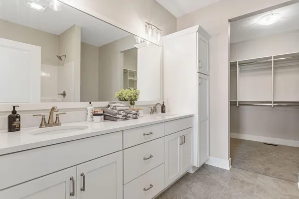 $444,900 | 11913 Smithfield Drive, Holland, MI 49424