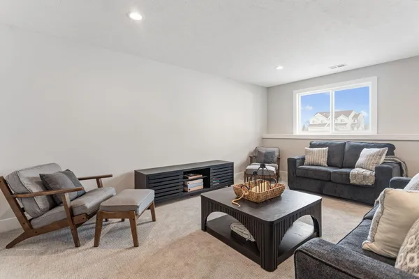 $444,900 | 11913 Smithfield Drive, Holland, MI 49424