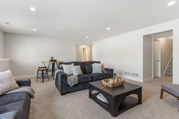 $444,900 | 11913 Smithfield Drive, Holland, MI 49424