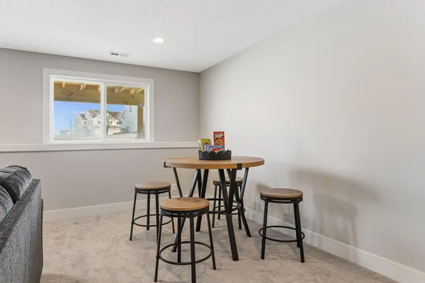 $444,900 | 11913 Smithfield Drive, Holland, MI 49424