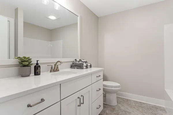 $444,900 | 11913 Smithfield Drive, Holland, MI 49424