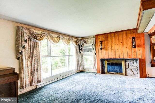 $405,000 | 23 Rampart West, Media, PA 19063