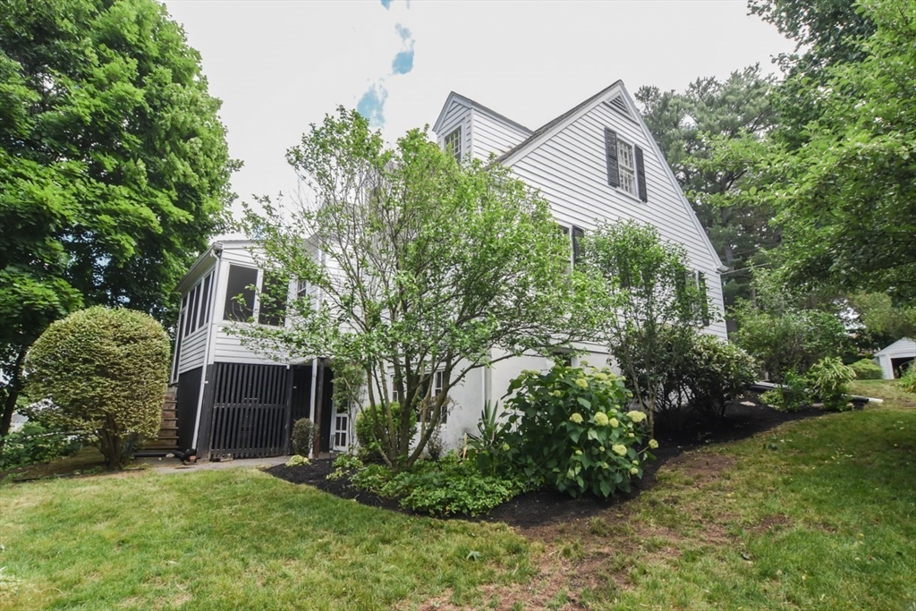 24 Bellevue Road Stoneham, MA 02180 - Photo 36 of 40