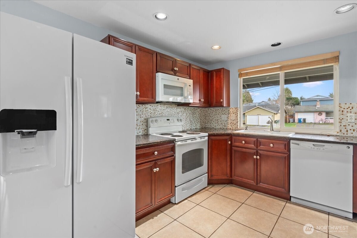 16625 126th Avenue Southeast Renton, WA 98058 - Photo 8 of 25 Gallery Image 8