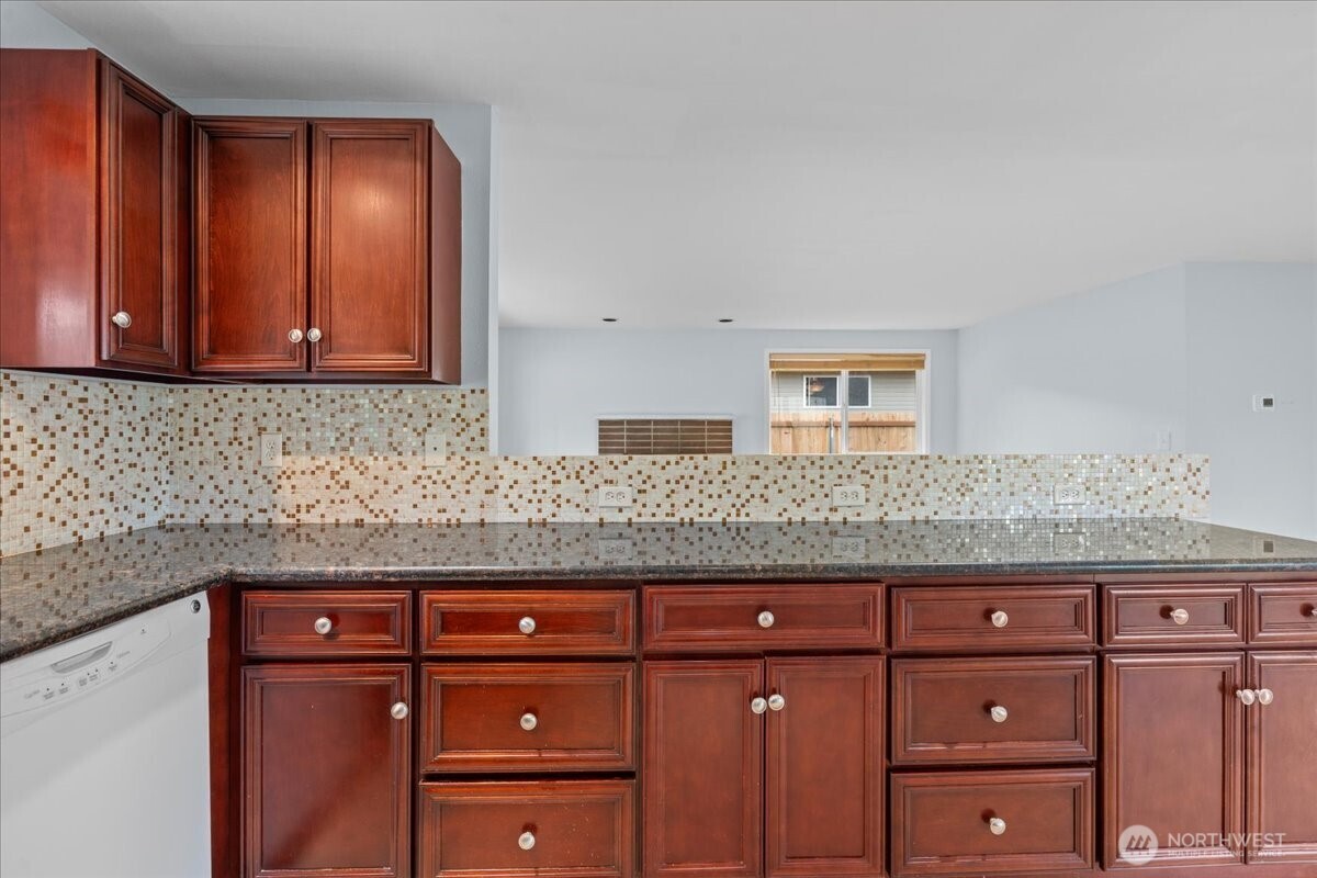 16625 126th Avenue Southeast Renton, WA 98058 - Photo 10 of 25 Gallery Image 10