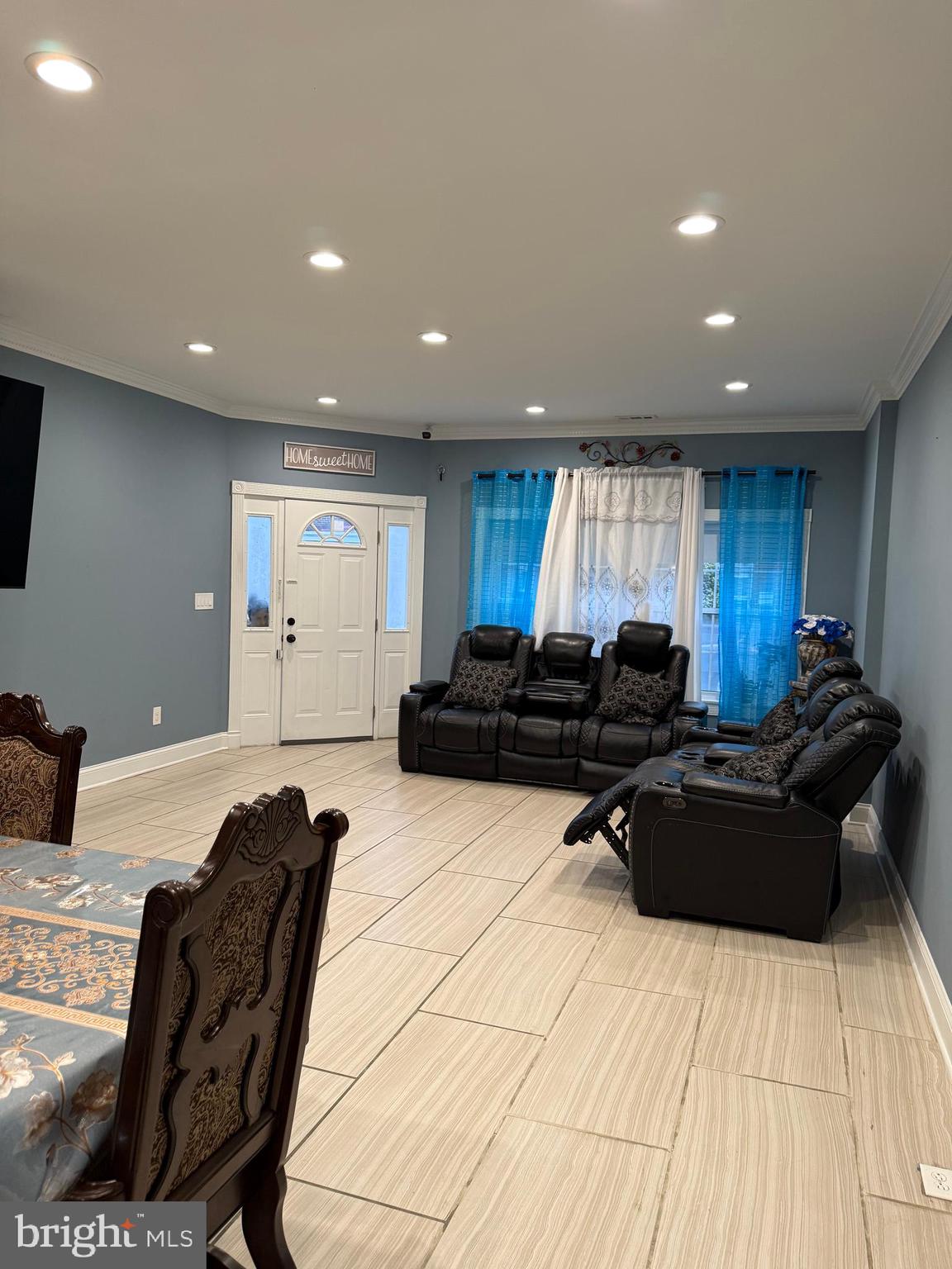 7014 Dunbar Road Dundalk, MD 21222 - Photo 4 of 24 Leaving room