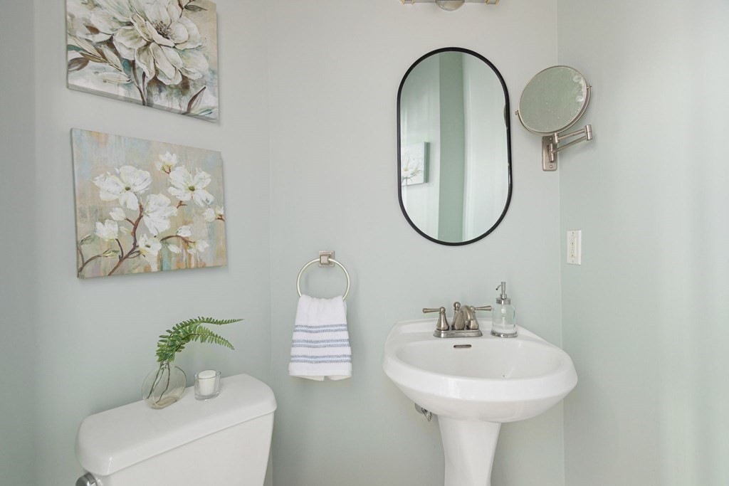 12 Breakneck Hill Road Hopkinton, MA 01748 - Photo 8 of 42