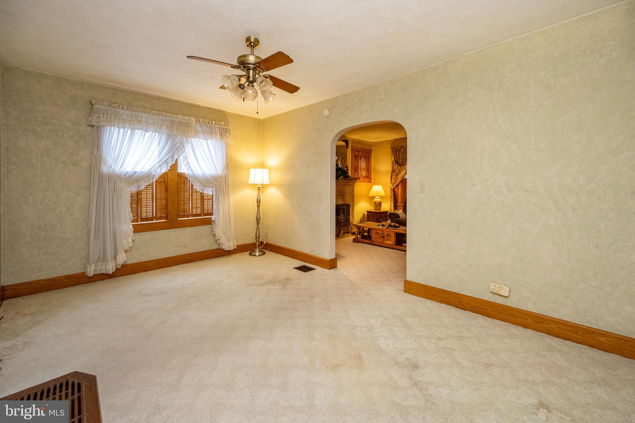 313 West Liberty Street Oakland, MD 21550 - Photo 15 of 59 an empty room with windows and closet