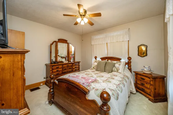 a view of an outdoor space