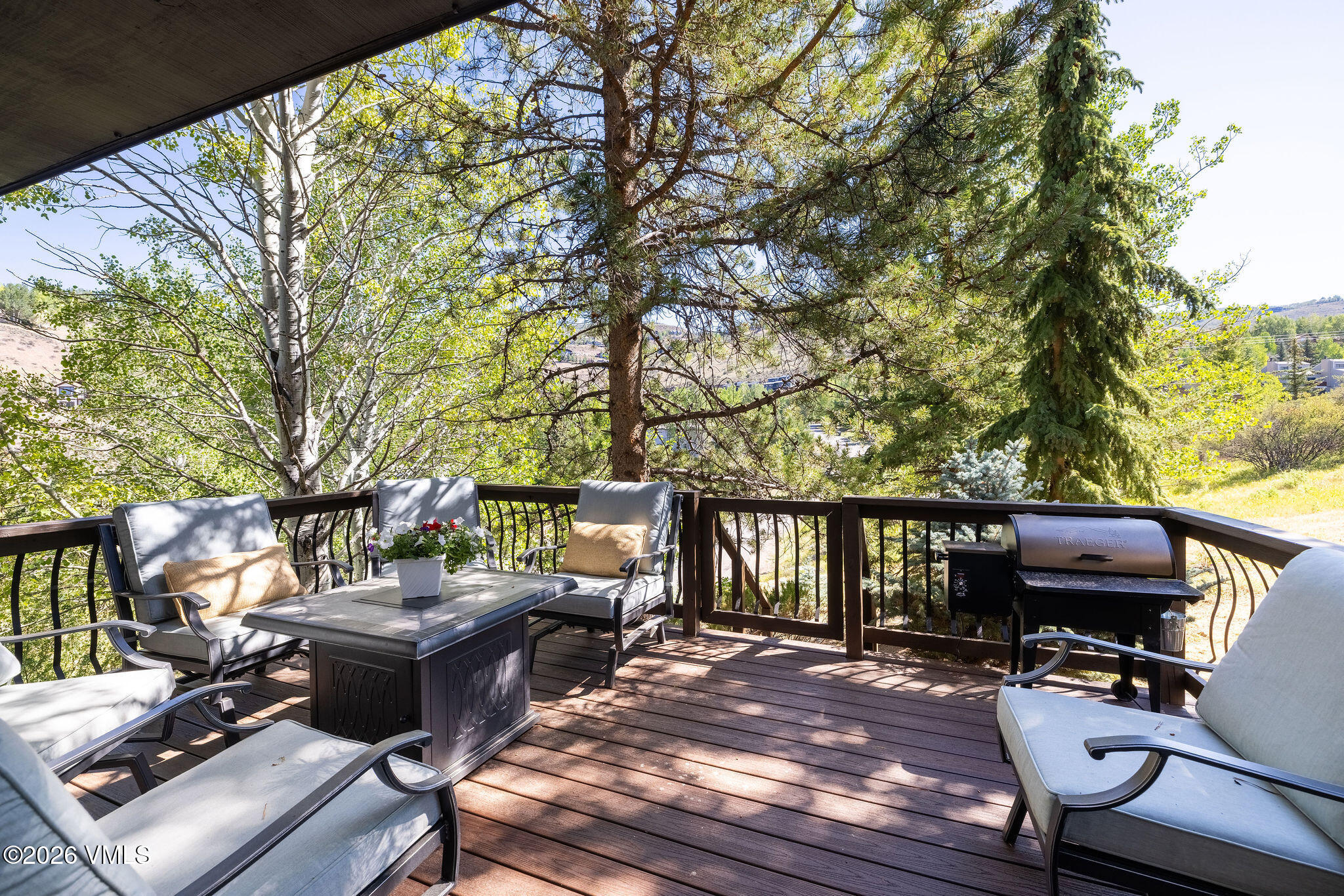 2481 Draw Spur, Unit 1 Avon, CO 81620 - Photo 7 of 22 2607_2481_draw_spur_1_exterior_rear_deck