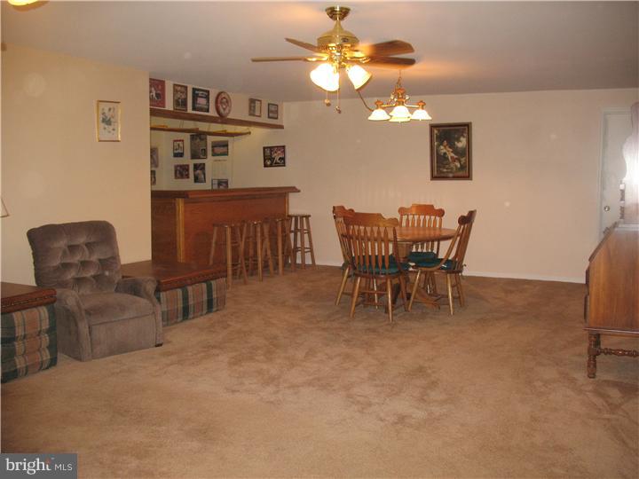 620 School House Road Williamstown, NJ 08094 - Photo 11 of 19 Family Room