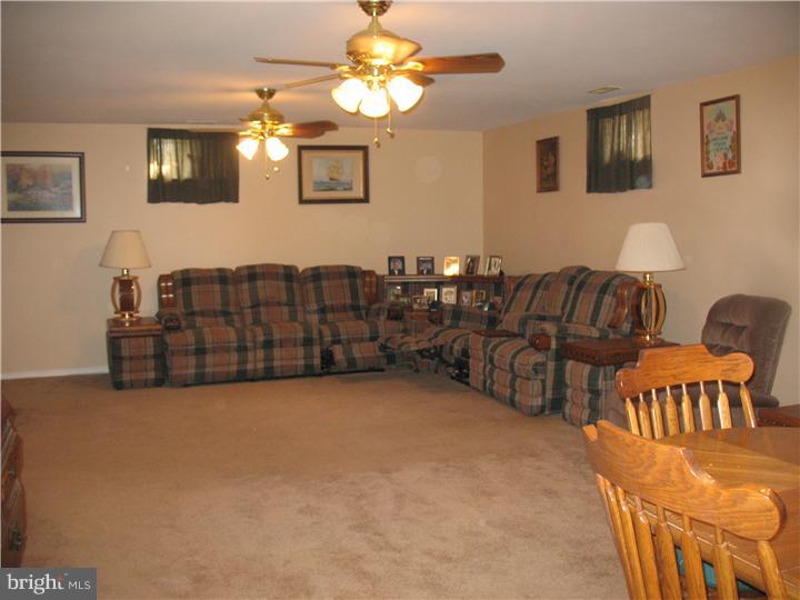 620 School House Road Williamstown, NJ 08094 - Photo 8 of 19 Family Room