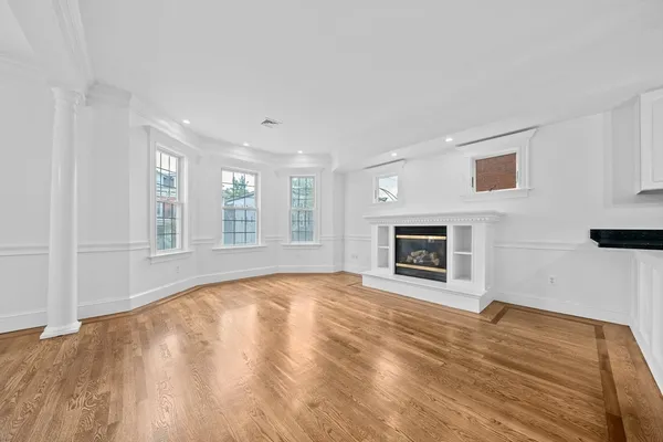 $5,700 | 906 East Broadway, Unit 2, Boston, MA 02127