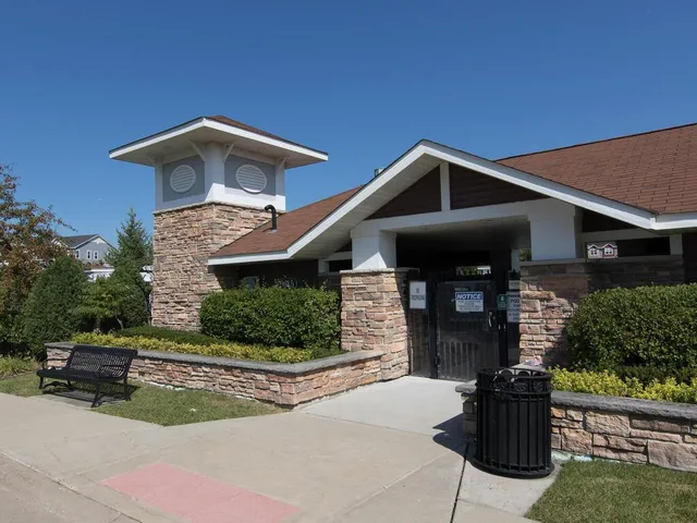 $325,000 | 9630 Independence Circle, Unit 204, Chanhassen, MN 55317