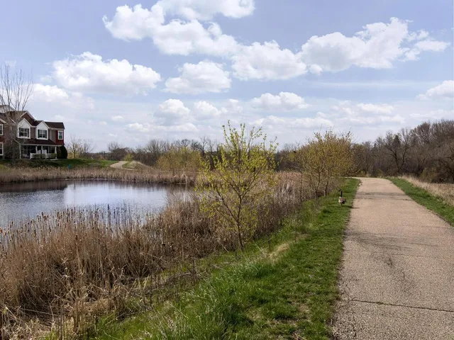 $325,000 | 9630 Independence Circle, Unit 204, Chanhassen, MN 55317