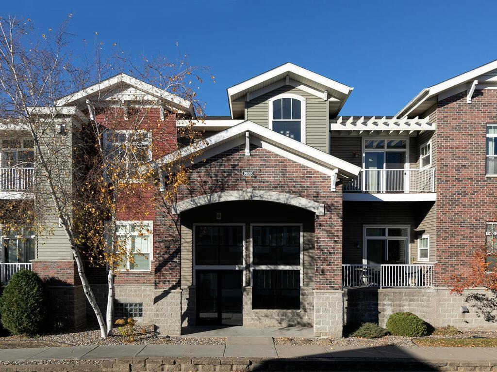 9630 Independence Circle, Unit 204 Chanhassen, MN 55317 - Photo 3 of 27