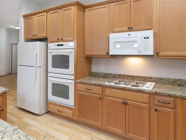 $325,000 | 9630 Independence Circle, Unit 204, Chanhassen, MN 55317