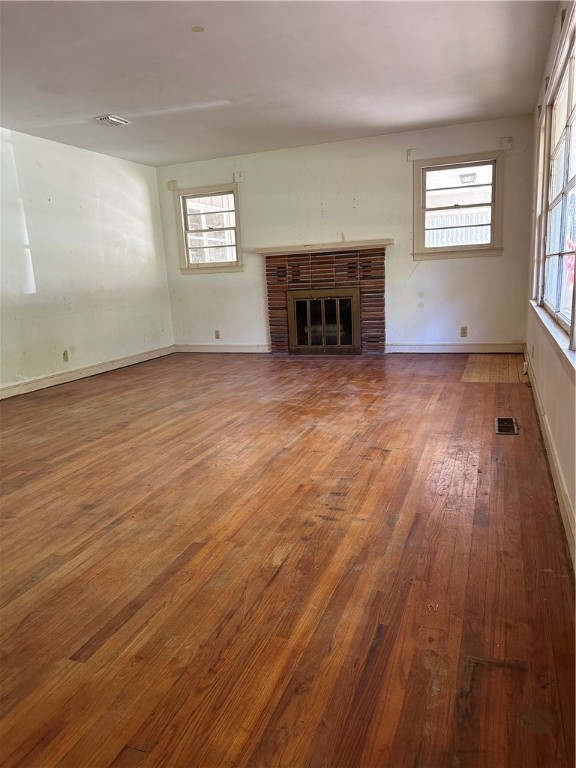 616 Neptune Way St. Simons Island, GA 31522 - Photo 3 of 13 Large Living Room
