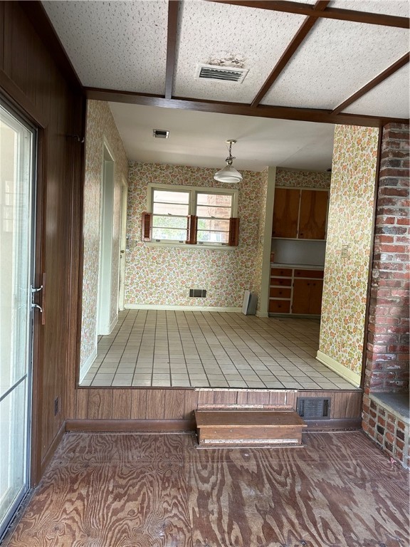 616 Neptune Way St. Simons Island, GA 31522 - Photo 6 of 13 Breakfast Nook
