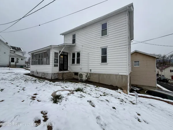 $199,999 | 115 West High Street, Taylor, PA 18517