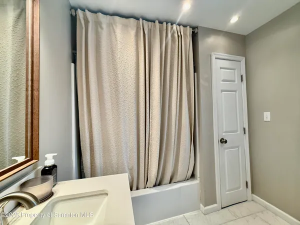 $199,999 | 115 West High Street, Taylor, PA 18517