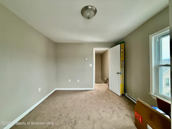 $199,999 | 115 West High Street, Taylor, PA 18517