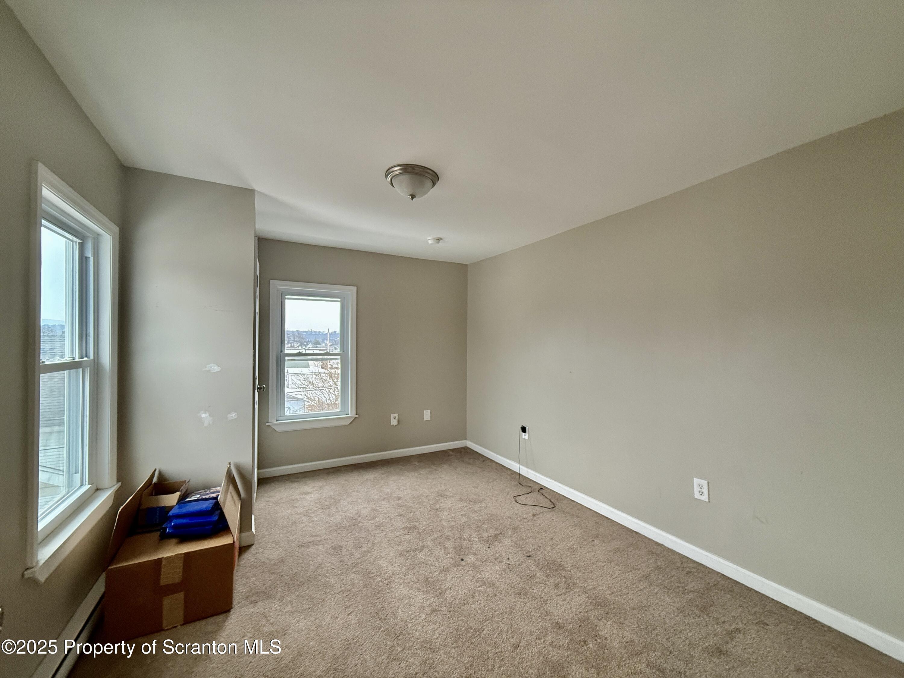 115 West High Street Taylor, PA 18517 - Photo 24 of 27 IMG_1235
