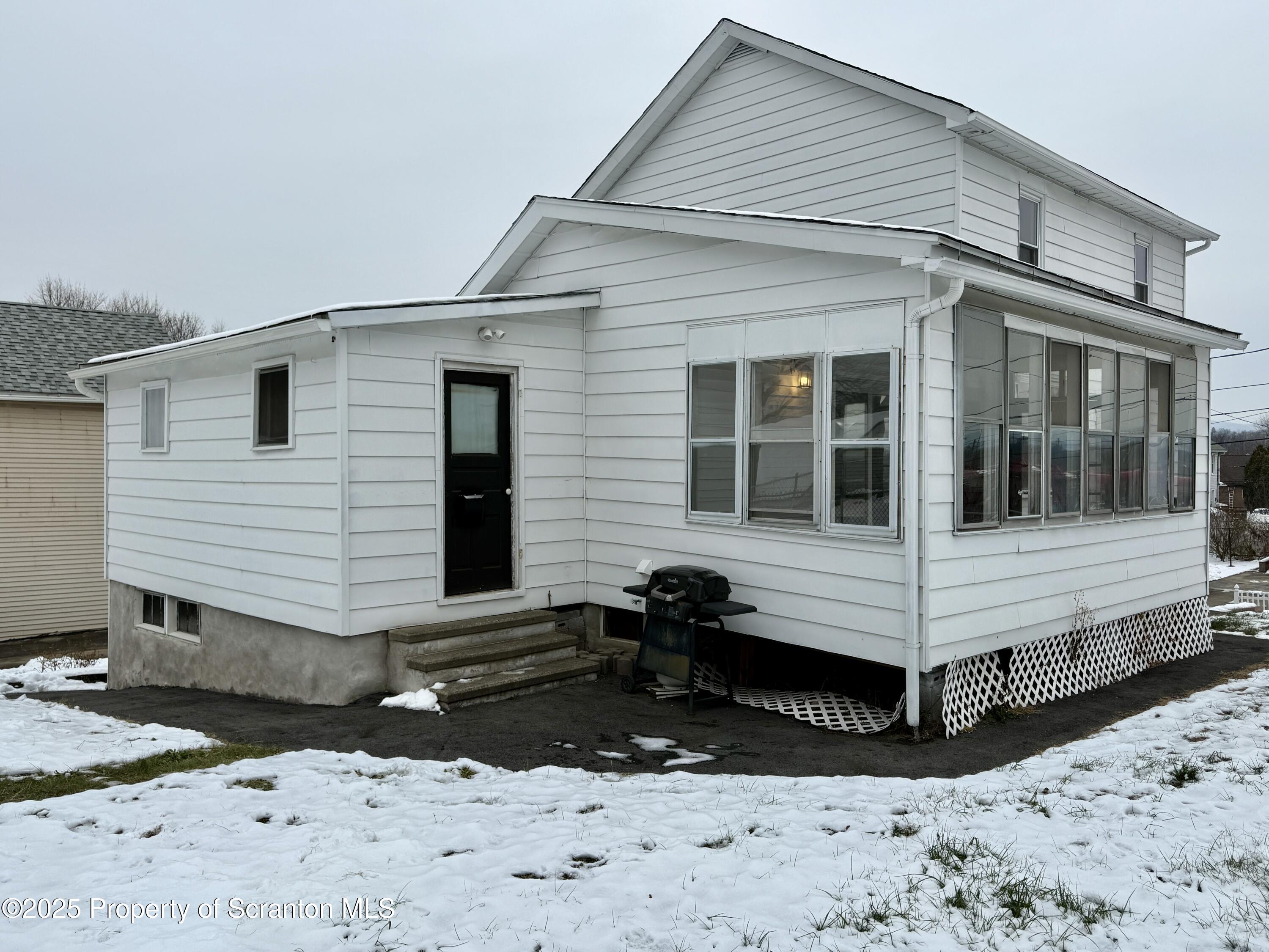 115 West High Street Taylor, PA 18517 - Photo 26 of 27 IMG_1248