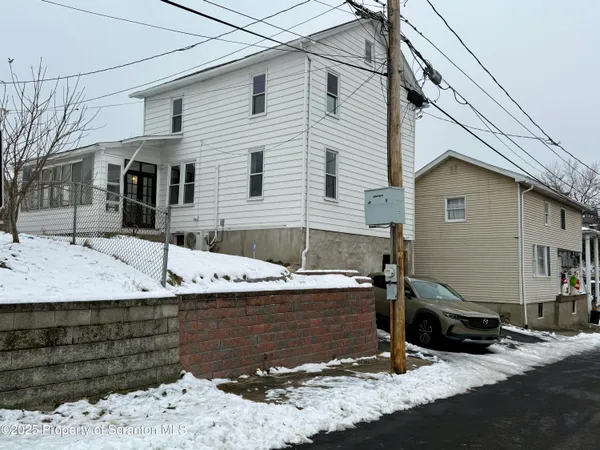 $199,999 | 115 West High Street, Taylor, PA 18517