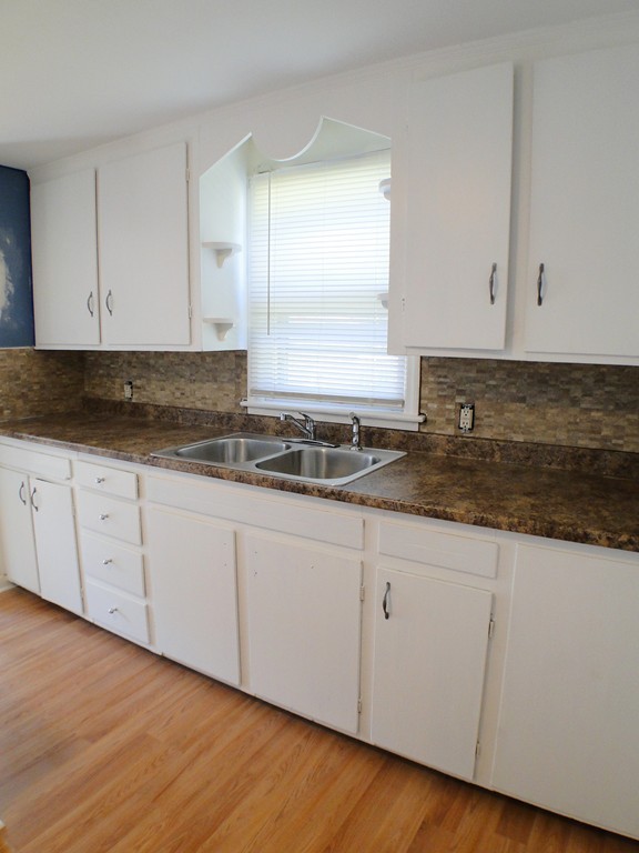 60 Aldrew Terrace Springfield, MA 01119 - Photo 8 of 30
