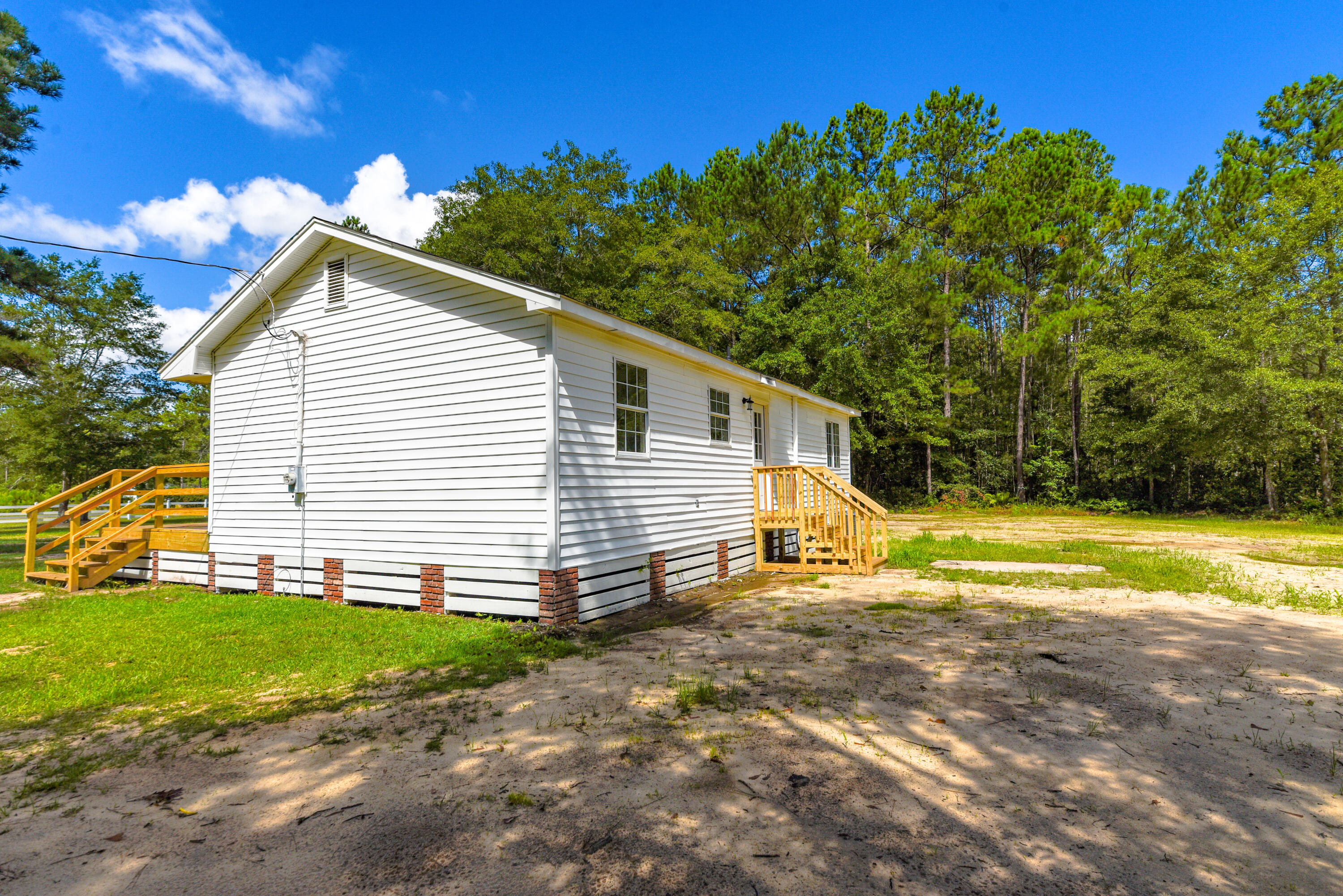 1316 Nunuville Road Walterboro, SC 29488 - Photo 4 of 20 1316 Nunuville Road