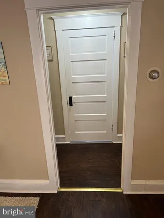 $1,300 | 106 North Rosborough Avenue, Unit 3, Ventnor City, NJ 08406