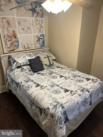 $1,300 | 106 North Rosborough Avenue, Unit 3, Ventnor City, NJ 08406