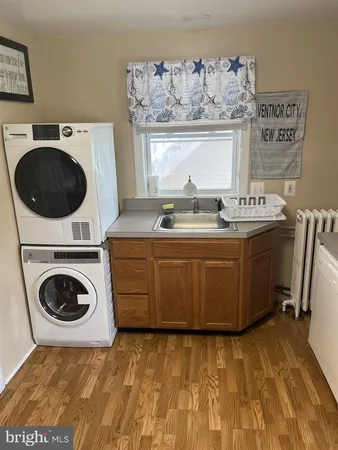 $1,300 | 106 North Rosborough Avenue, Unit 3, Ventnor City, NJ 08406
